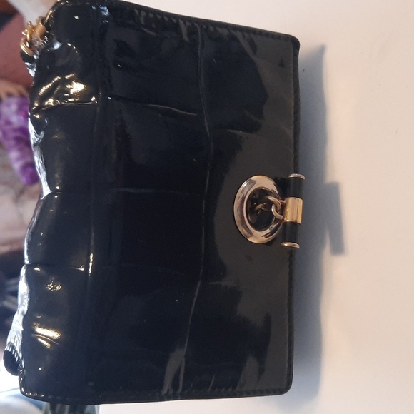 YSL Laurent patent leather crossbody. - Picture 10 of 13